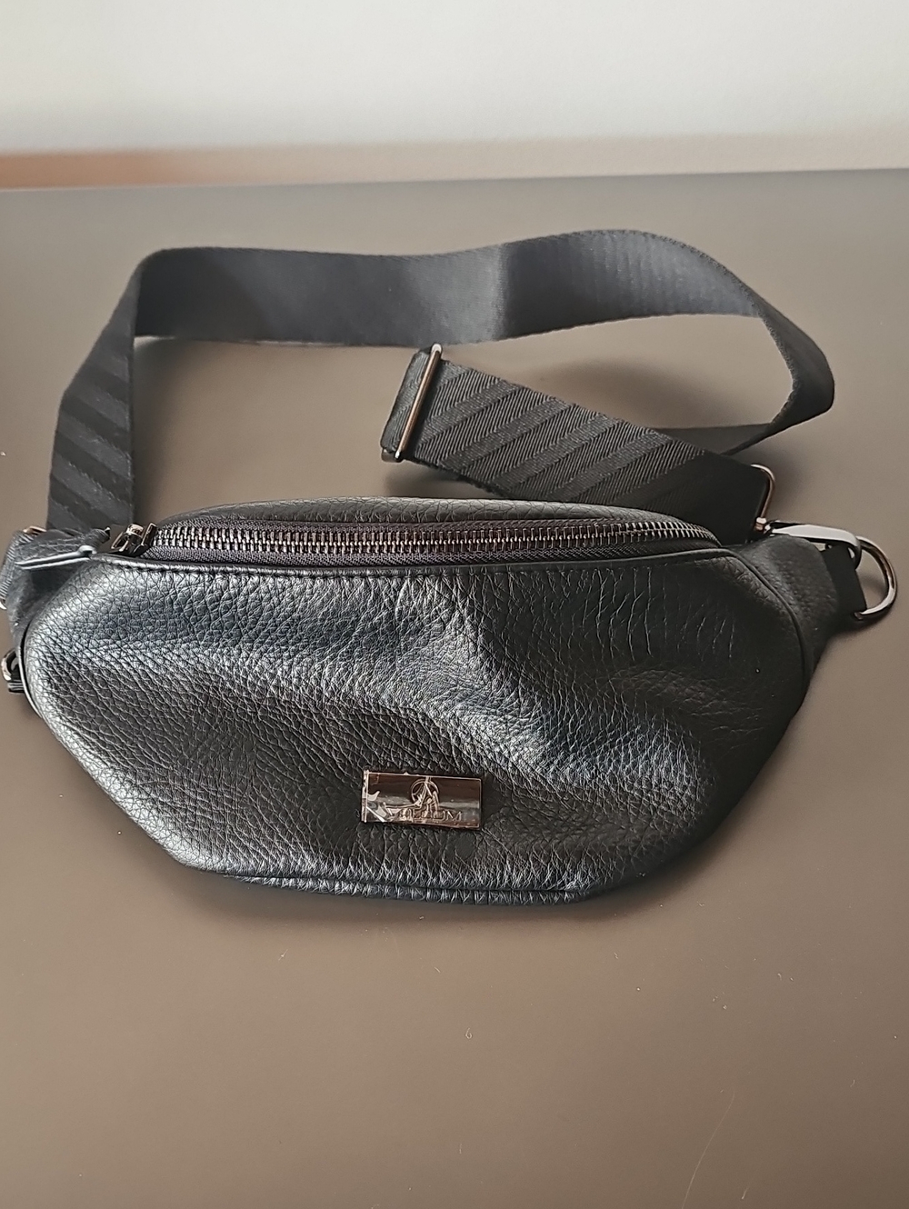 NWOT Black Volcom Belt Bag - Classic Crossbody Fanny Pack